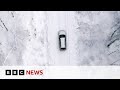 Why electric vehicles struggle in extreme cold | BBC News