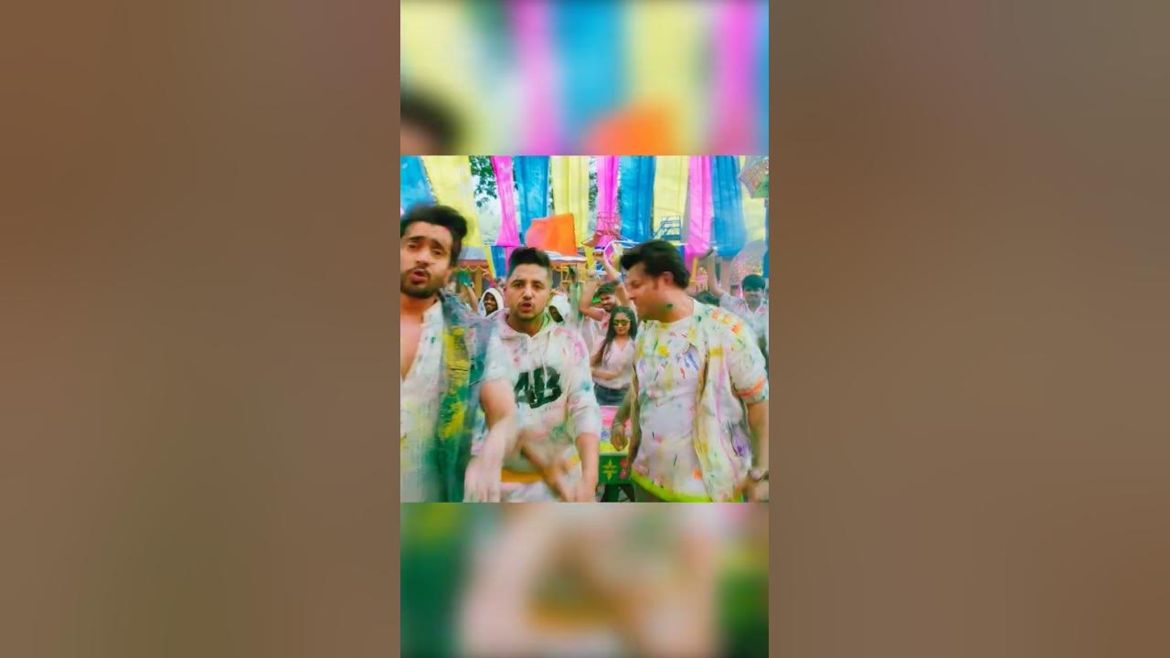shovhangini shekhar holi topless