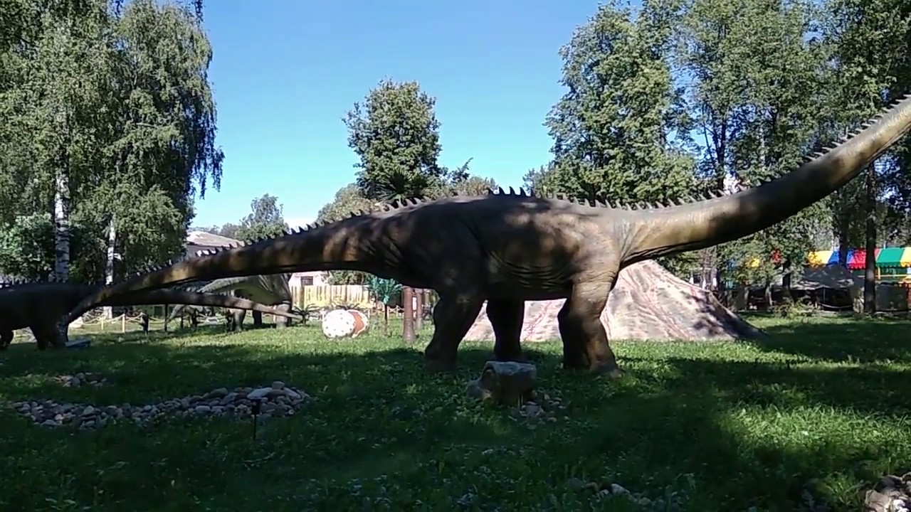 Парк динозавров ярославль. Парк Юрского периода Нижегородская область. Парк Юбилейный Ярославль динозавры. Парк динозавров динозавров Ярославле.