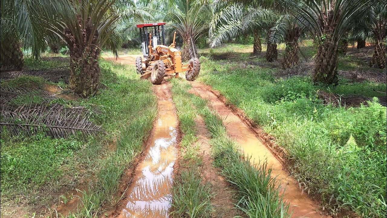 Hoaaam....! ada longkang air pulak..!