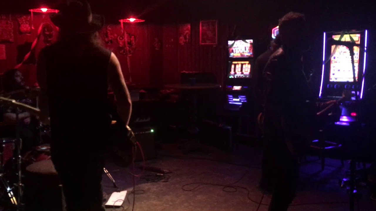 Street Hassle live at Omalley’s YouTube