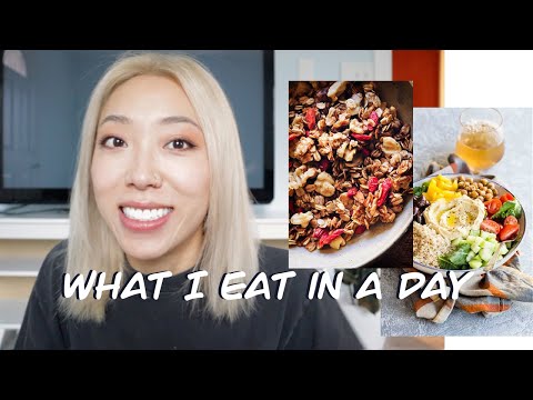 WHAT I EAT IN A DAY (Healthy & Realistic)