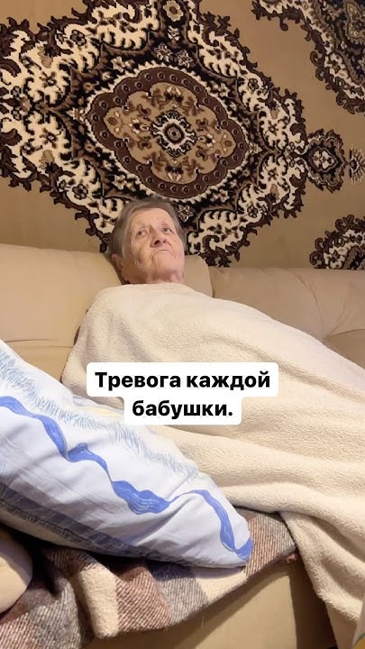 Ну как не любить ночные прогулки по Петербургу? Бабушки такие бабушки ...