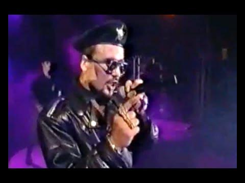 Богдан Титомир YouTube арнасына түсірілім кезінде секс-оргия жасады.