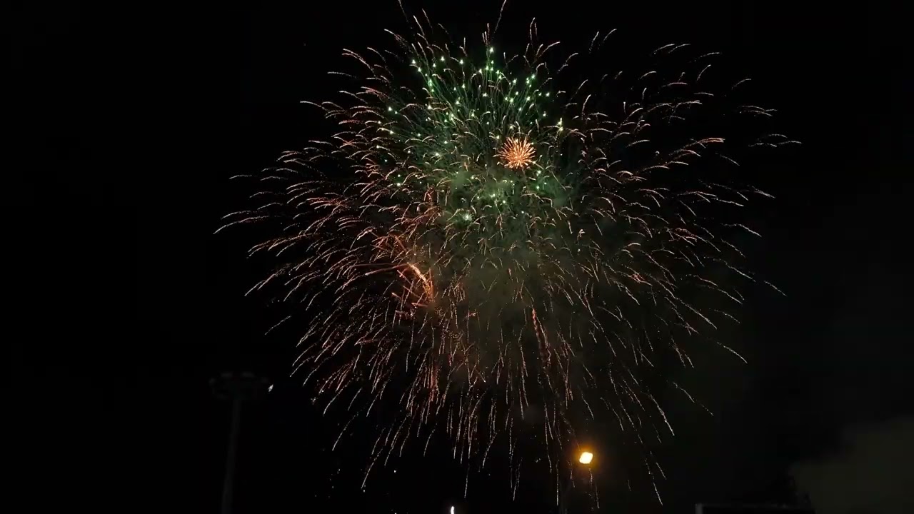 Heineken Countdown Nha Trang 2026 Bắn Pháo Hoa.