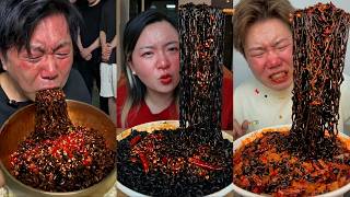 Download lagu ASMR MUKBANG 🍜 EXTREME SPICY BLACK BEAN NOODLES 🖤 GIANT BOWL   MASSIVE NOODLE PULL 🔥 (NO TALKING)
