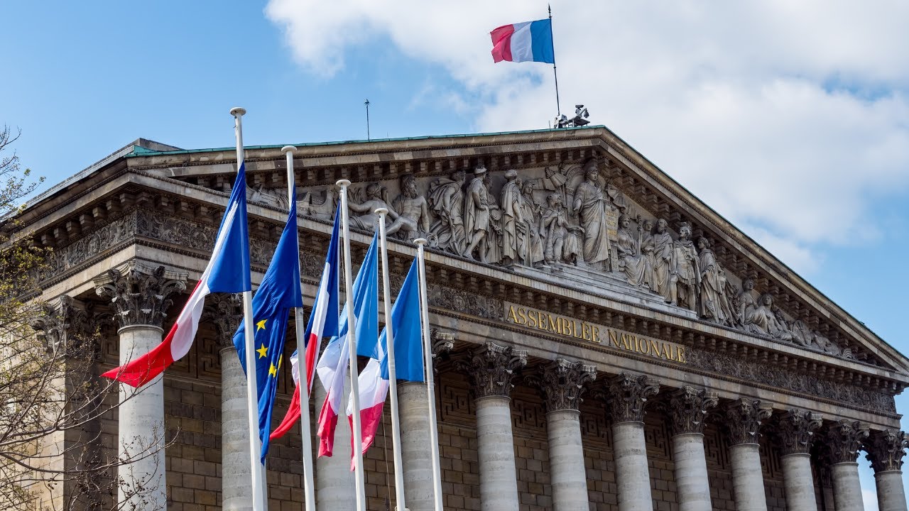 Loi immigration / Des entreprises interdisent à leurs salariés de souhaiter un "joyeux Noël"