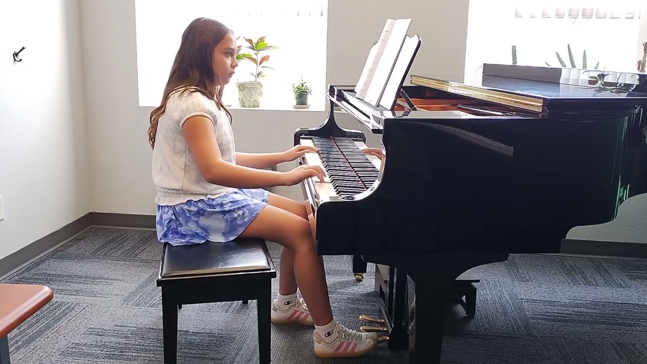 Jewel plays Energico