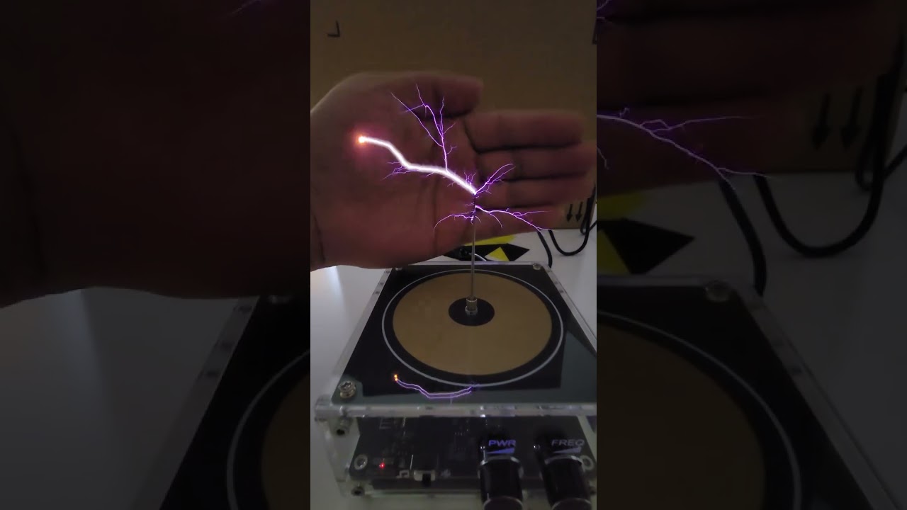 Tesla Coil Artificial Lightning 