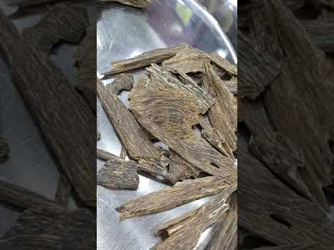 عود القصر بخور وعود قديم وادهان نادرة ٤ وقيات ماليزي صباح كلاكاسي 0505643095