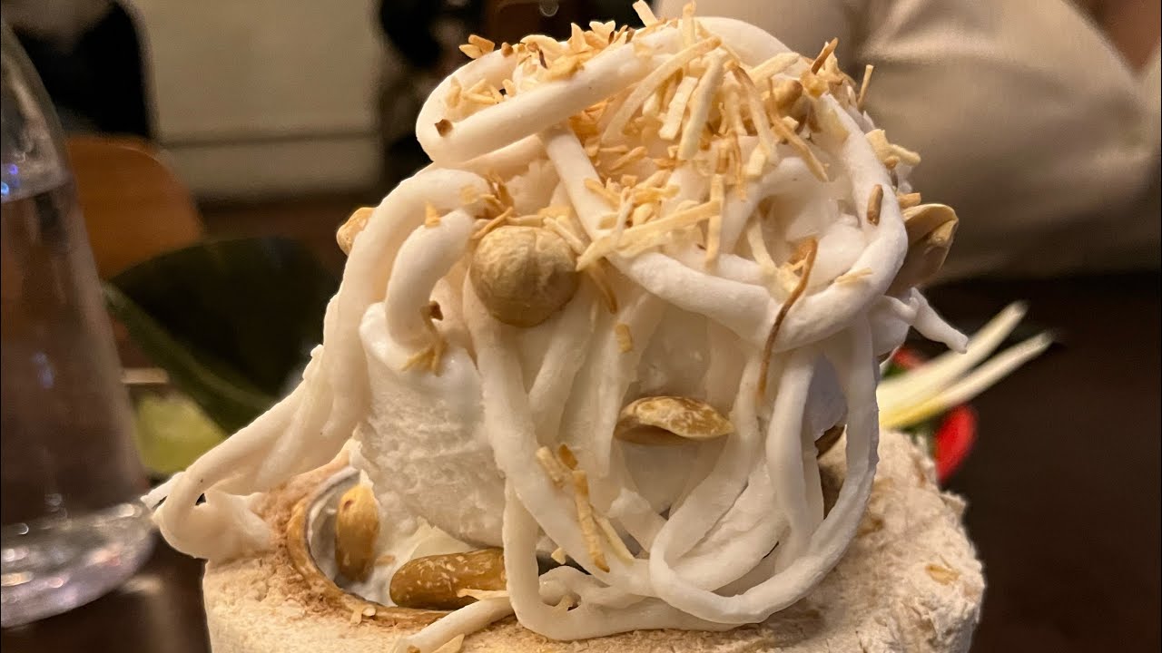 Trying Thai food @Pai Uptown 