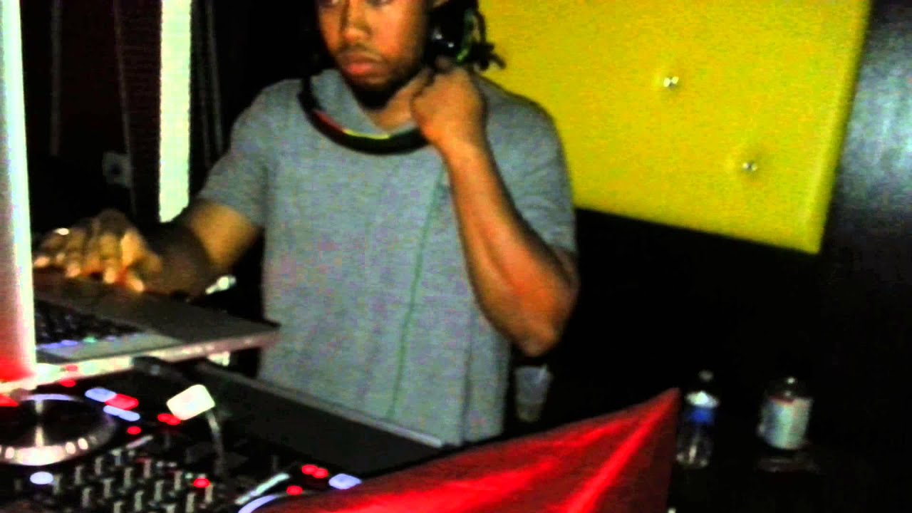 DJ DRIQ in live action - YouTube