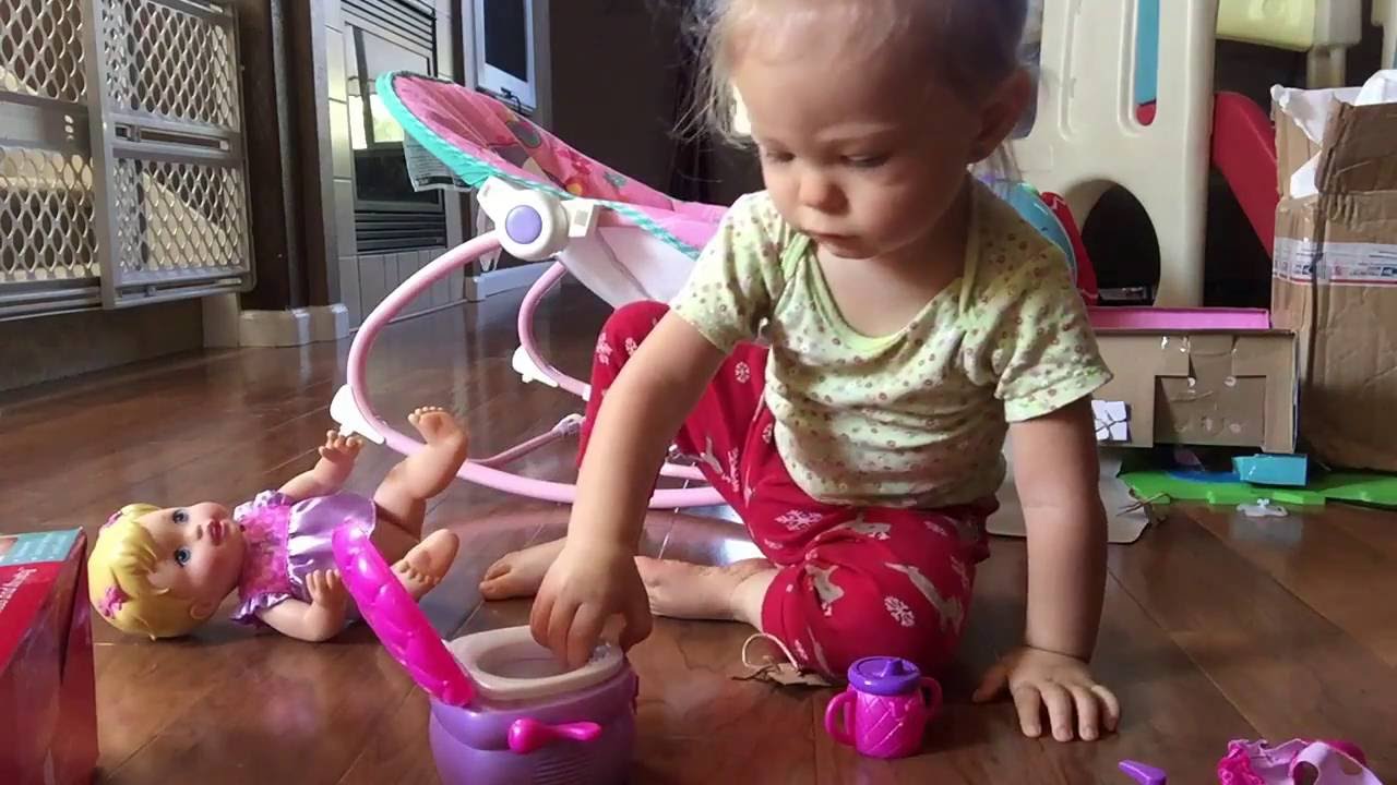 Little Mommy Princess And The Potty Pees Poops In ToiletToy Review