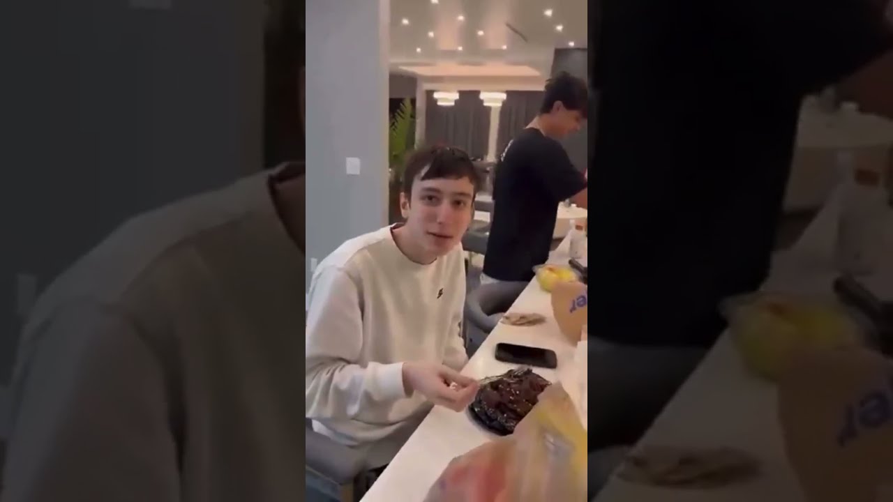 Fortnite Pro Player Peterbot Has Gone Viral For A Video Resurfaced Of Him Saying Slurs