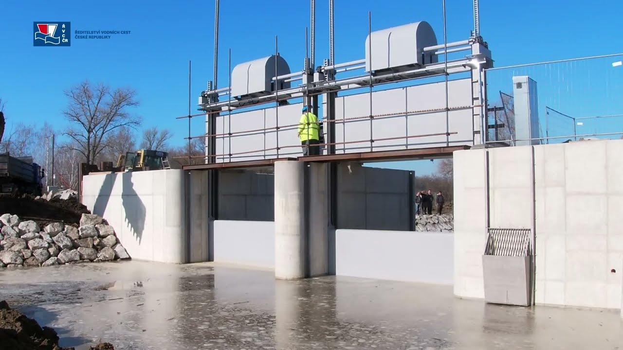 První převedení vody přes modernizovaný jez Sudoměřice