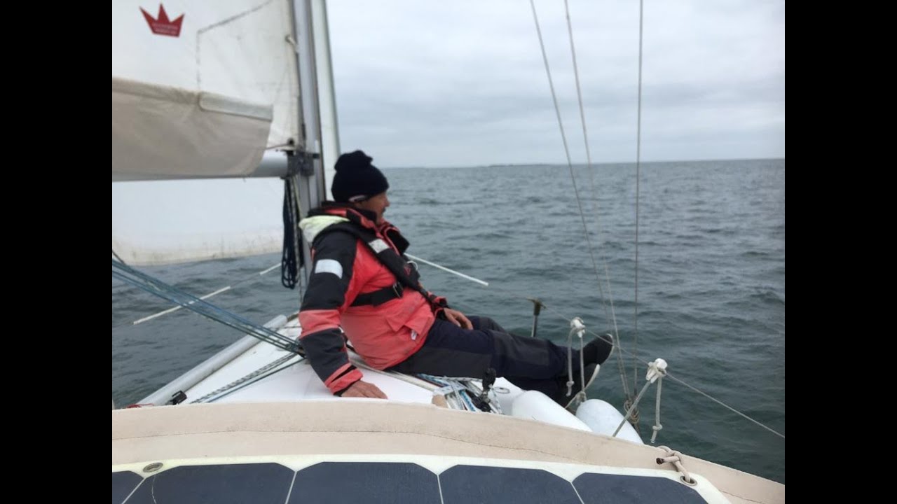 Voilier Yannick. Navigation vers l île Dumet, l'embouchure de la Vilaine et la presqu île de Rhuys .