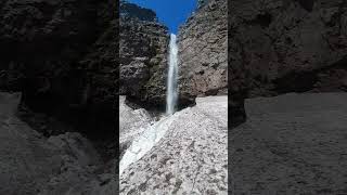 CASCADA QUELTEHUE o Velo de la Novia, Cajon de Maipo, Región Metropolitana, Chile.