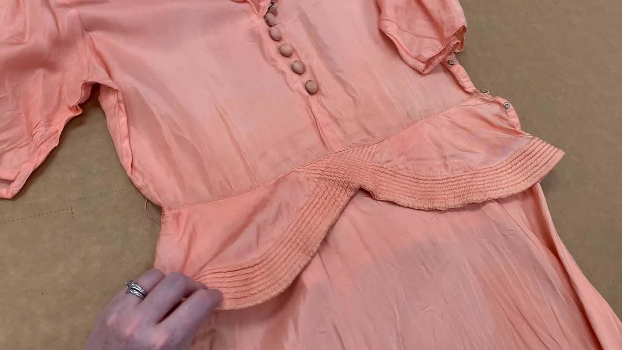 Examining 1930s Dresses