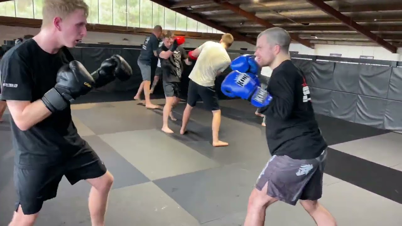 Shuriken Boxing team sparing