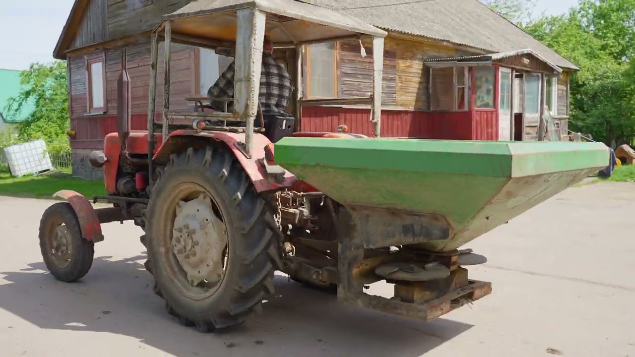 Rodeo Ursusem Sianie nawozów w Borowskich Ciborach Rolnicy z Podlasia