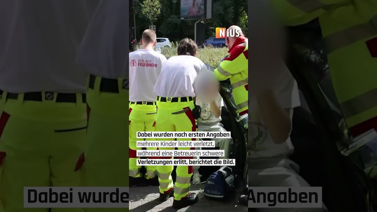 Mehrere verletzte Kinder: Auto fährt in Menschenmenge in 