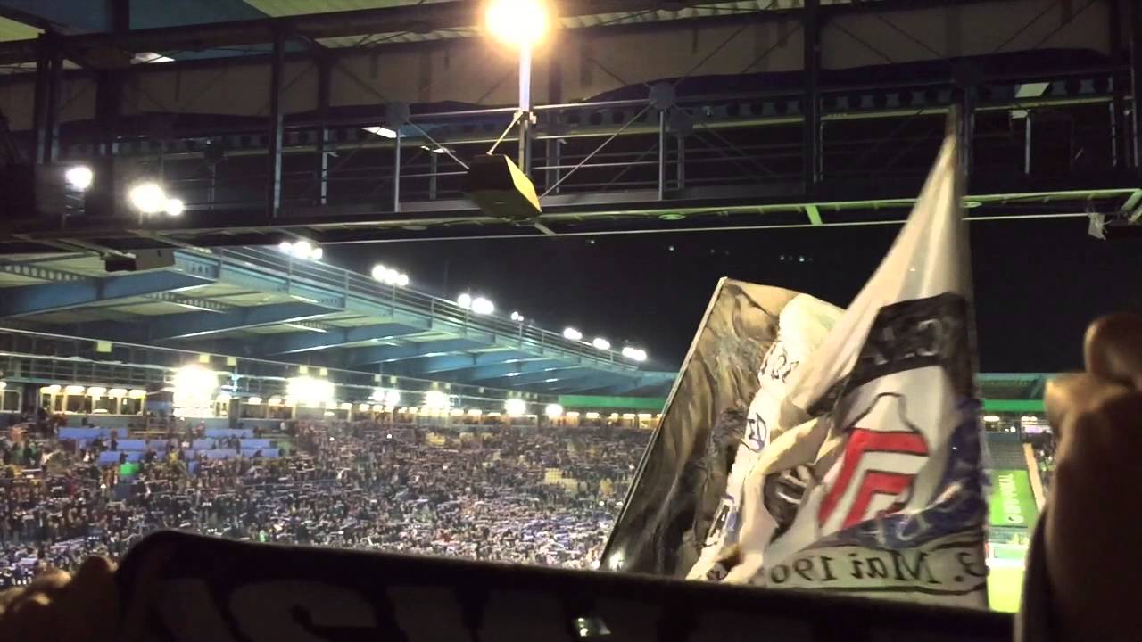 Arminia Bielefeld Fans nach dem Pokalspiel gegen VfL Wolfsburg