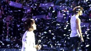 131130 SS5 Macau - SO I (Baby Hae throw confetti to Kyuhyun & Henry, 5:56❤❤❤❤❤❤)