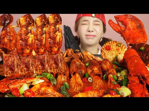 [Mukbang ASMR] Spicy seafood boil🦞LOBSTER, SQUID, CRAB, SHRIMP, ENOKI MUSHROOM 매운 대왕해물찜 Ssoyoung