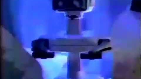 Nintendo NES - NES Deluxe Set with ROB & Zapper 