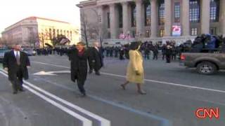 President Obama & First Lady walk down Pennsylvania Ave