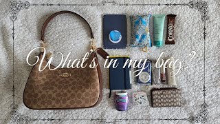 What’s in my bag? 💓👜 | everyday bag, essentials… | Coach Teri Hobo Bag