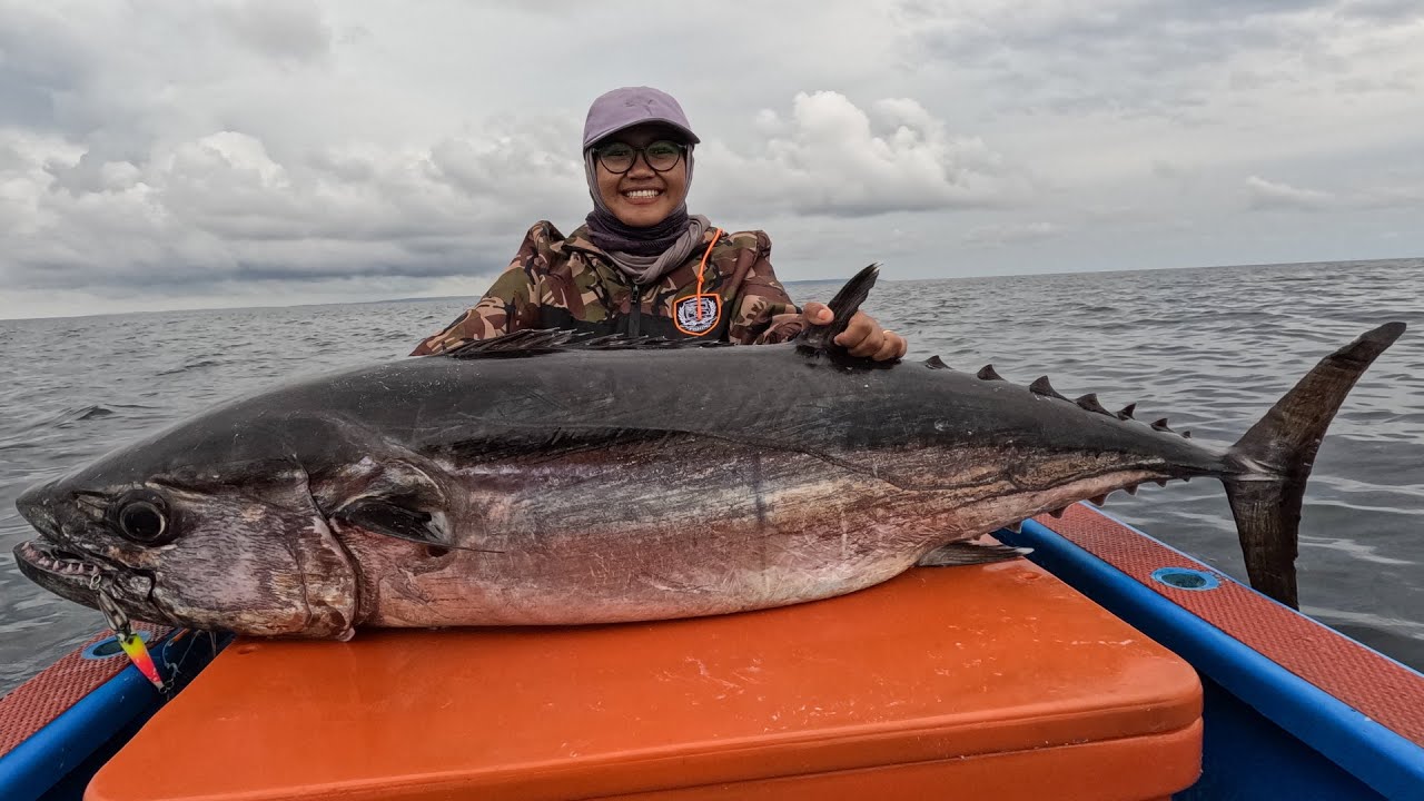 Pecah Rekor Mancing MONSTER DOGTOOTH TUNA Kepulauan Derawan !!
