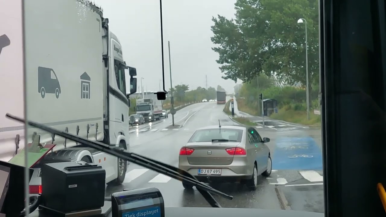 LINJE 123 HELE TUREN FRA ROSKILDE TIL GLOSTRUP  (BUS 6442 EN IVECO)