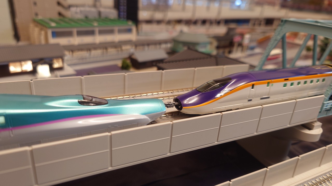 【Nゲージ】KATO E5系 東北新幹線「はやぶさ」 + E8系 山形新幹線「つばさ」併結走行動画