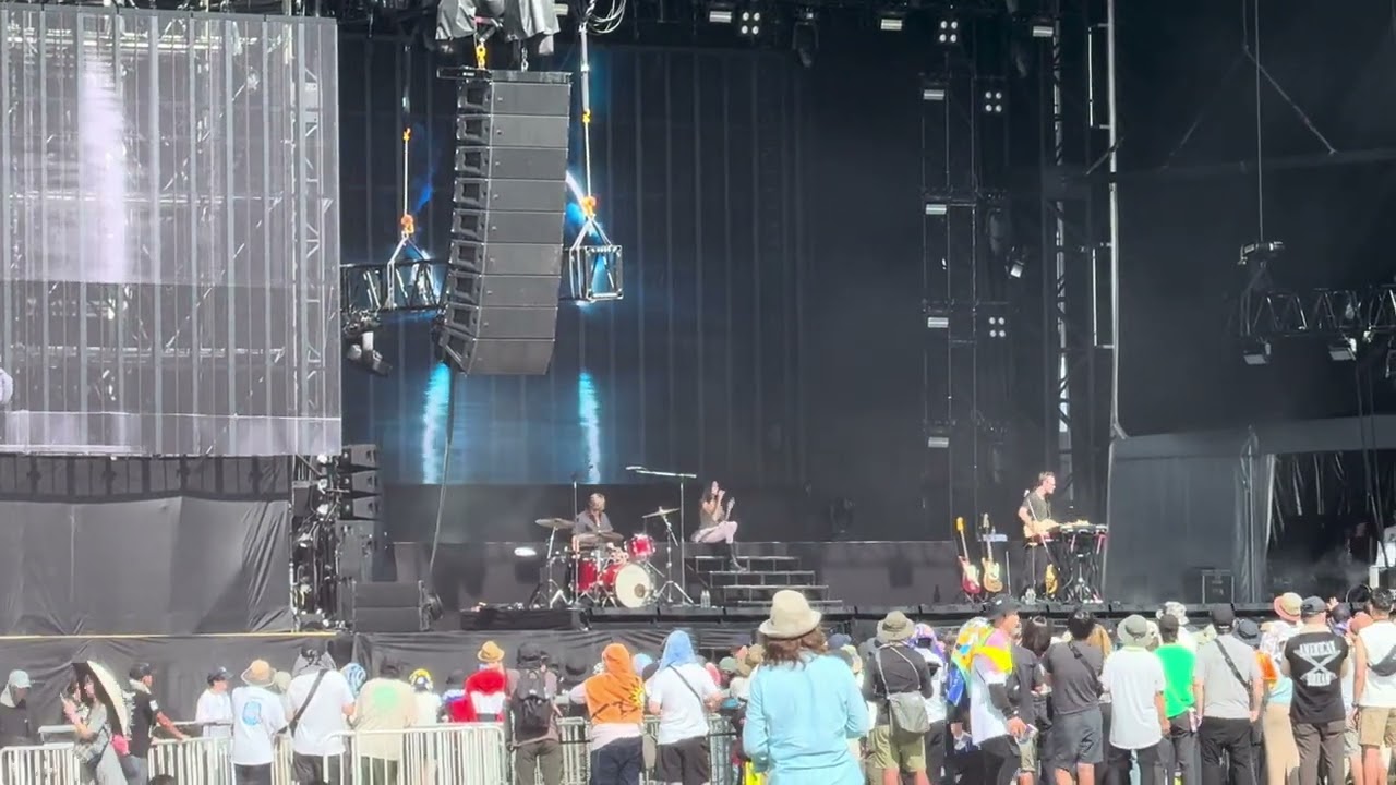 Madison Beer "Selfish" at SUMMER SONIC 2024 OSAKA (2024.08.18)