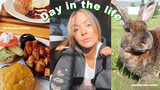 DAILY VLOG: going to lunch, playing at the dog park & cooking dinner | Spend the day with me