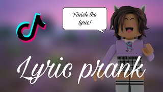 Doing a LYRIC PRANK - Roblox