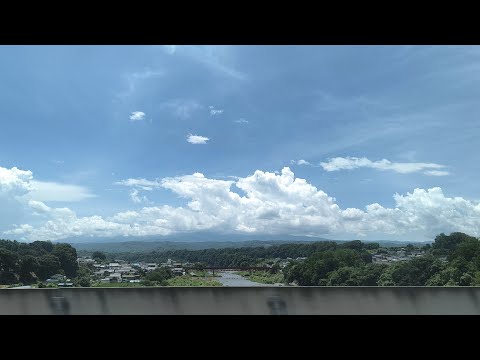 【北陸新幹線かがやき車窓】女性車掌英語アナウンス🚄谷村新司北陸ロマンW7系JR西日本チャイム🚄長野上田佐久平軽井沢駅🚄夏の青空緑の山々【富山旅行】Hokuriku Shinkansen