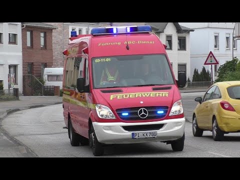 [Chlorgasaustritt in Elmshorner Freibad] Einsatzfahrten LZG, RKiSH + Polizei Kreis Pinneberg