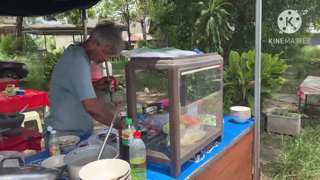 ก๋วยเตี๋ยวเนื้อื้อหน้าวัดบางนมโค ให้เยอะ อร่อยด้วย