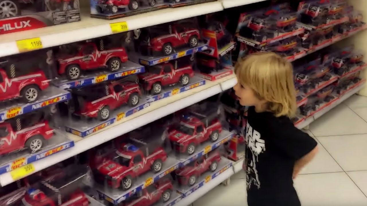 Minnie Mouse from ClubHouse + McQueen Cars + Monster Giant Truck Shopping with Gerti Toys