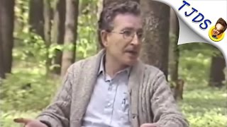 Noam Chomsky Explains Why Dems Are Suddenly Scared Of Putin