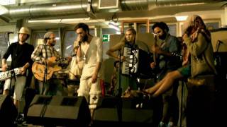 Edward Sharpe & the Magnetic Zeros - 40 Day Dream (Rough Trade East, 21st Aug 2009) chords