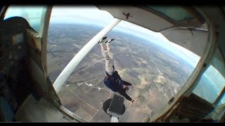 Bat Hang from the 182 @ Skydive Dallas