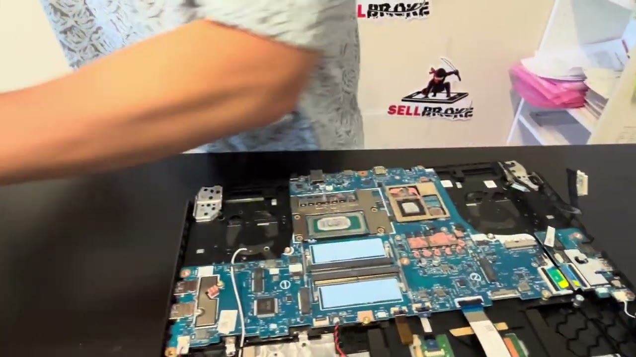 Acer Nitro AN515 58 Laptop. DIY take apart. Fix, repair upgrade: memory SSD Motherboard LCD Battery