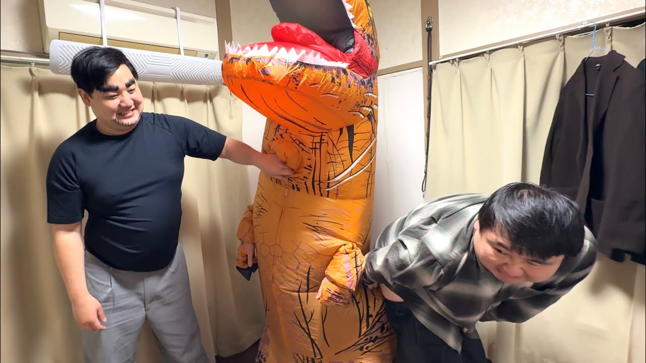 ｱﾒのおなら全吸いしてくれ！ダイナソー高井！〜Suck up all my fat farts! Dinosaur Takai!〜