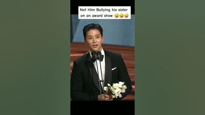 Not him bullying his sister on an award show 🤣🤣 #rowoon #kimrowoon #awardshow #sf9 #kpop #shorts - DayDayNews