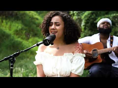 Purpose acoustic LIVE - LÉA THE LEOX