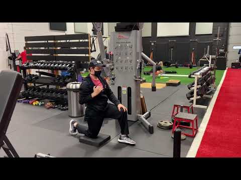 FT - 1/2 Kneeling Lat pulldown w| Rotation