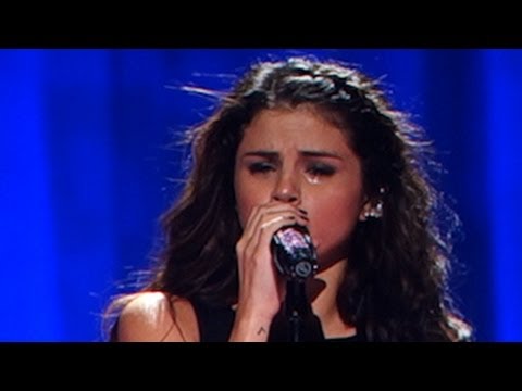 Selena Gomez Crying For Justin Bieber While Singing "Love Will Remember" - Stars Dance Tour